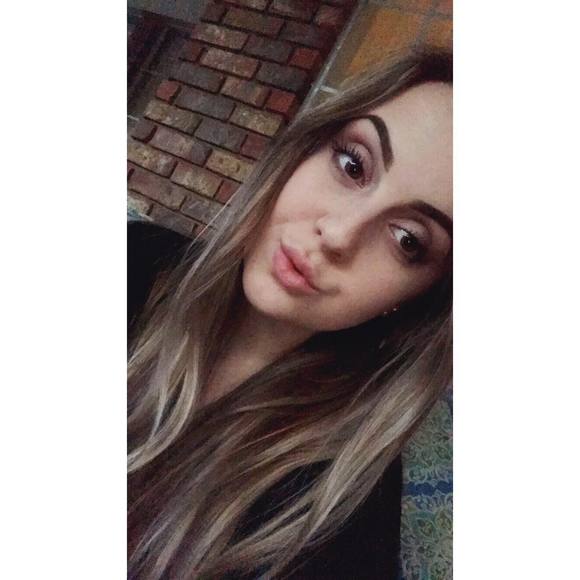 Meet your Posher, Melissa - Picture 1 of 1